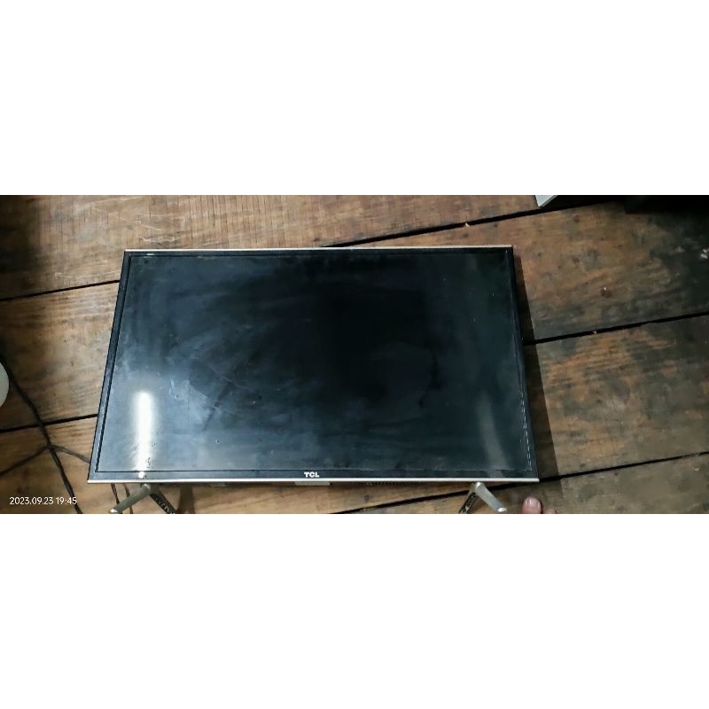Xác tivi cũ TCL 32inch hư màn hư led