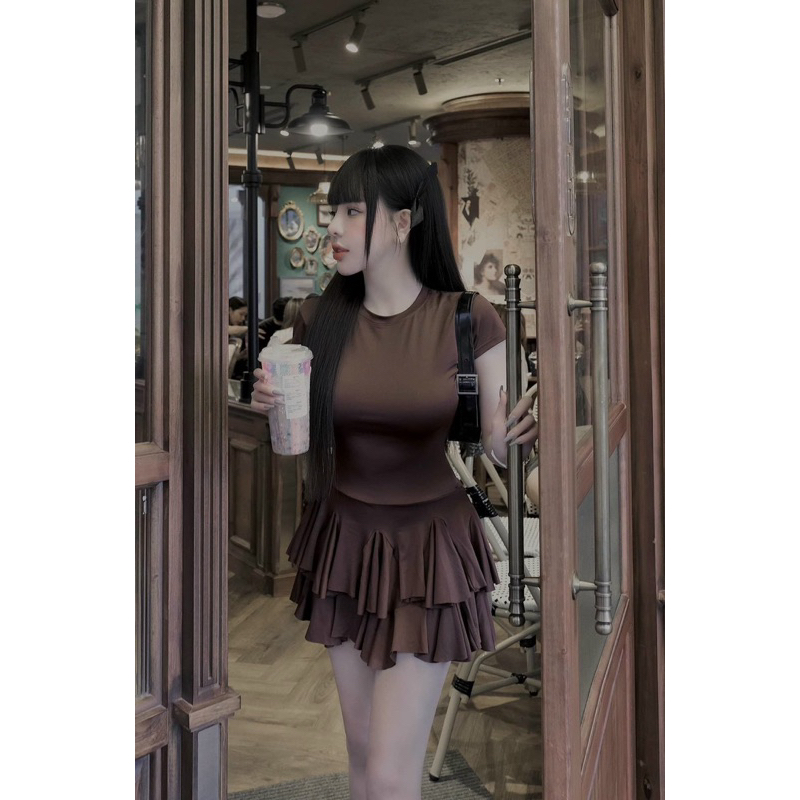 Set áo tay ngắn phối chân váy xoè