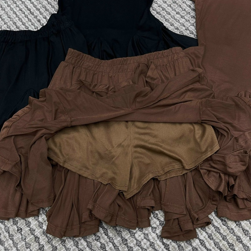 Set áo tay ngắn phối chân váy xoè