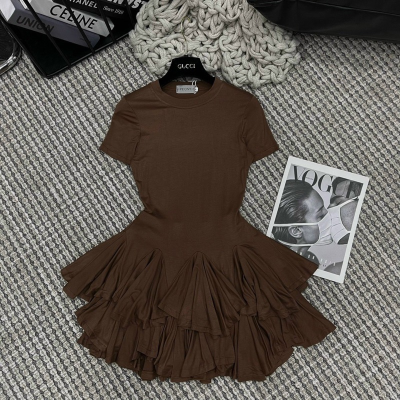 Set áo tay ngắn phối chân váy xoè