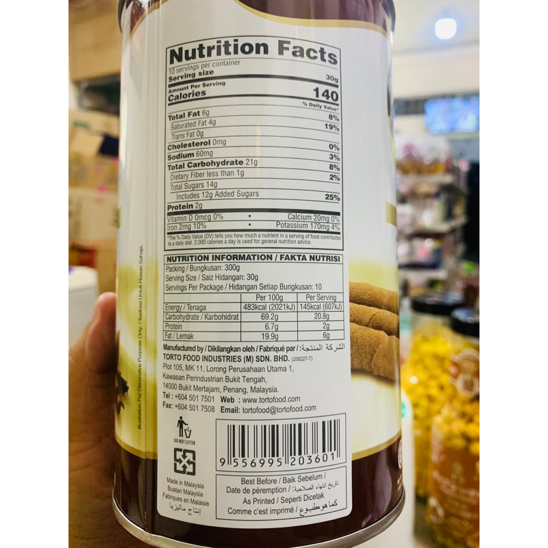 ( date th2/24 Bánh Quế Nhân Kem White Castle Lon Thiếc 300g Vị Socola/ socola hạt phỉ