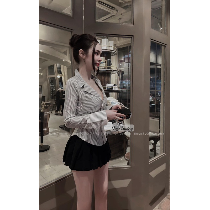 Set áo sơmi cổ vest + chân váy xếp ly