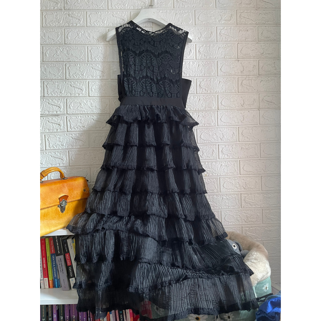 Đầm ren phối chân váy tầng dập ly