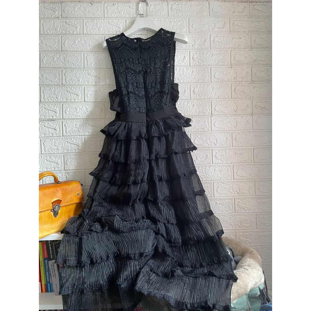 Đầm ren phối chân váy tầng dập ly