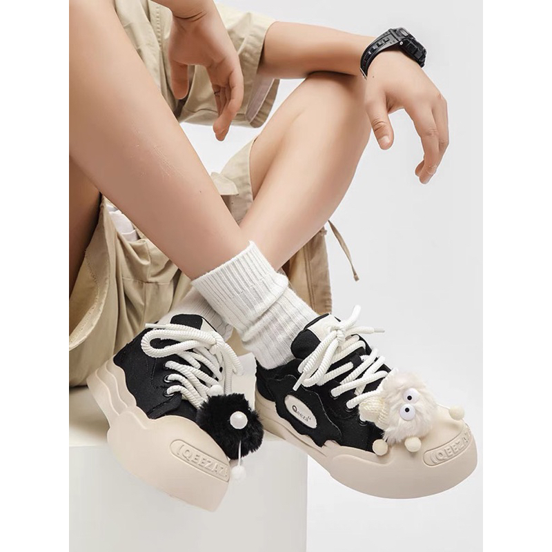 Giày thể thao phối hình chibi siêu xinh