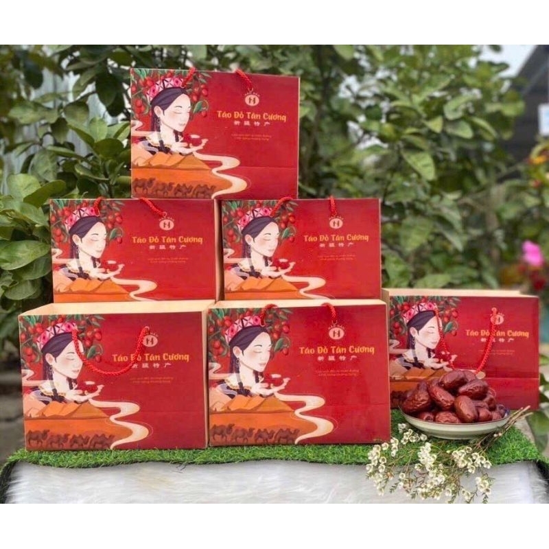 Táo Hoà Điền Tân Cương loại ngon, da căng bóng