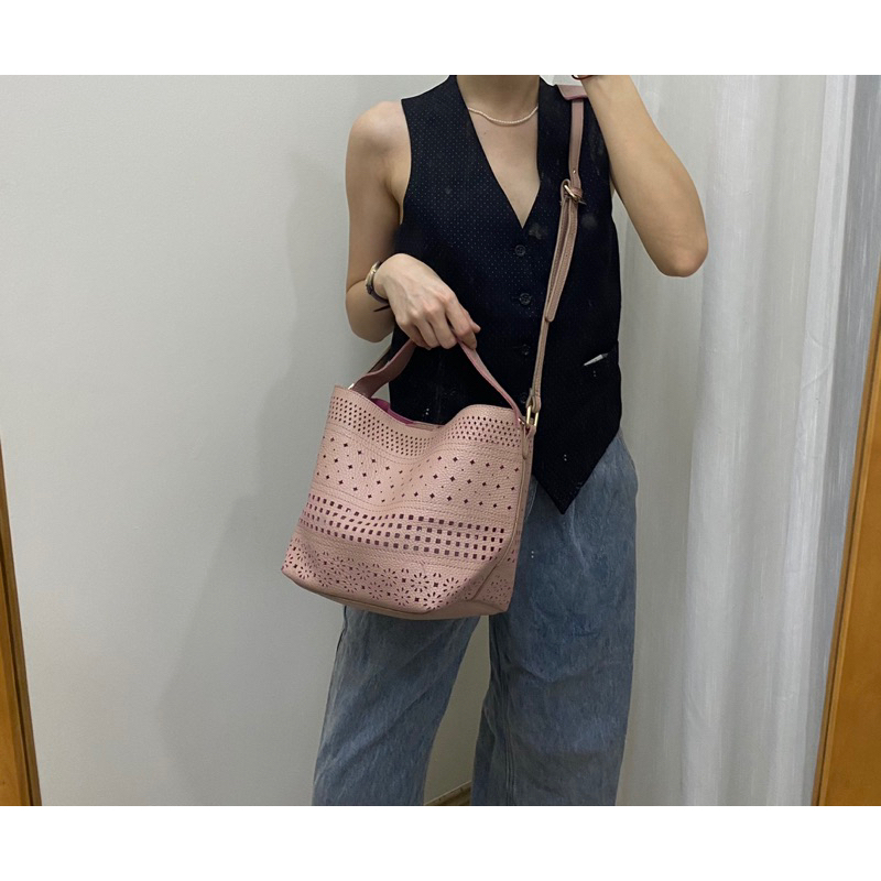 Túi 2 kiểu vintage da cắt laser màu hồng phấn - secondhand