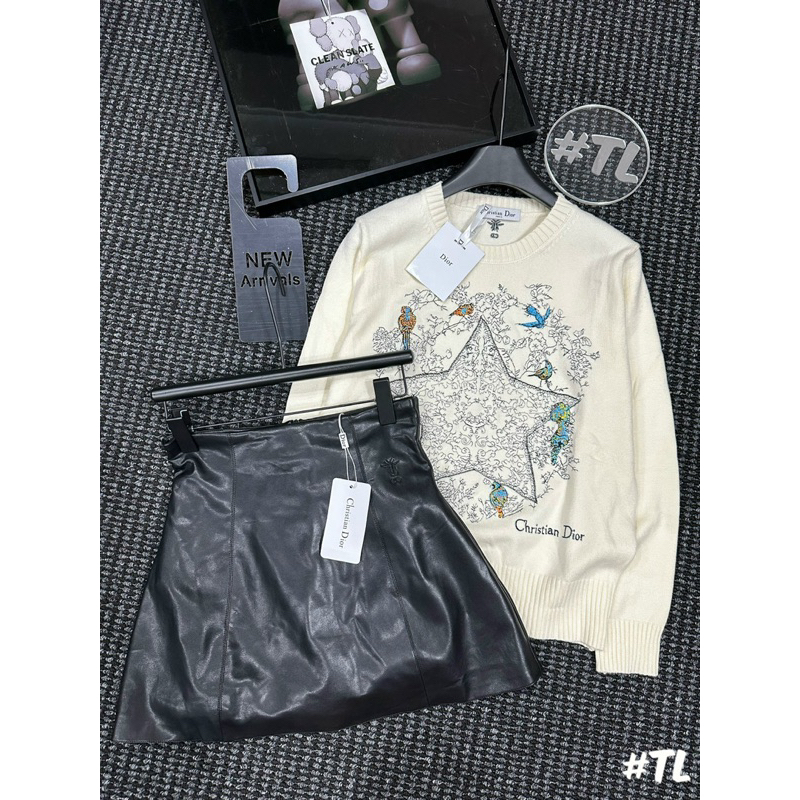 Áo Len Dài Tay Thêu Con Vẹt Ngôi Sao Siu Cấp