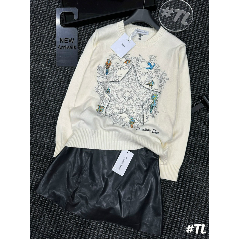 Áo Len Dài Tay Thêu Con Vẹt Ngôi Sao Siu Cấp