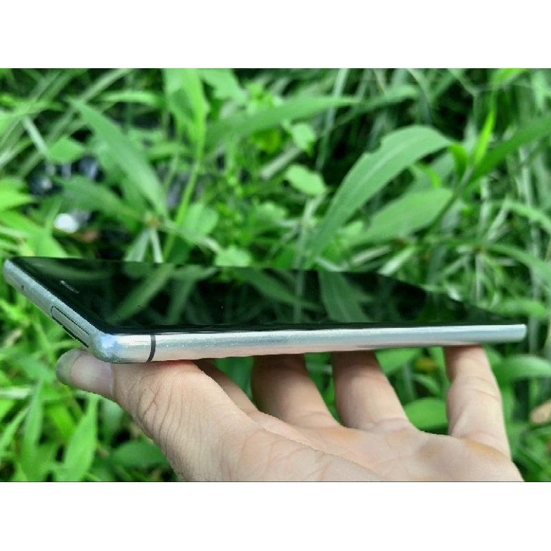 Điện thoại SONY XPERIA XZ2 chip 845