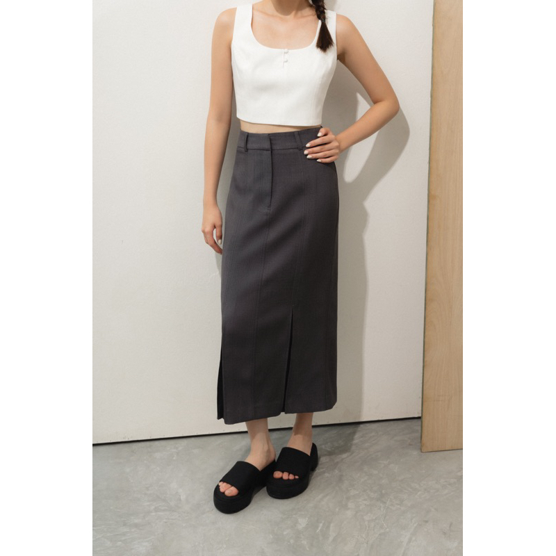 Baby top gài nút cổ chữ U dáng croptop ôm trọn ngực và thắt eo - chất vải may 2 lớp dày dặn, co dãn nhẹ và đứng form