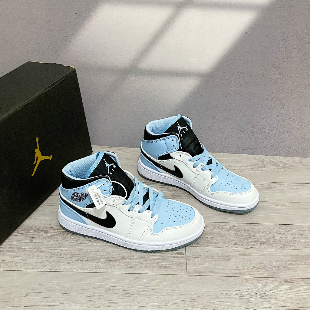 Giày thể thao Air Jordan 1 Mid SE "White Ice Blue" full box+bill