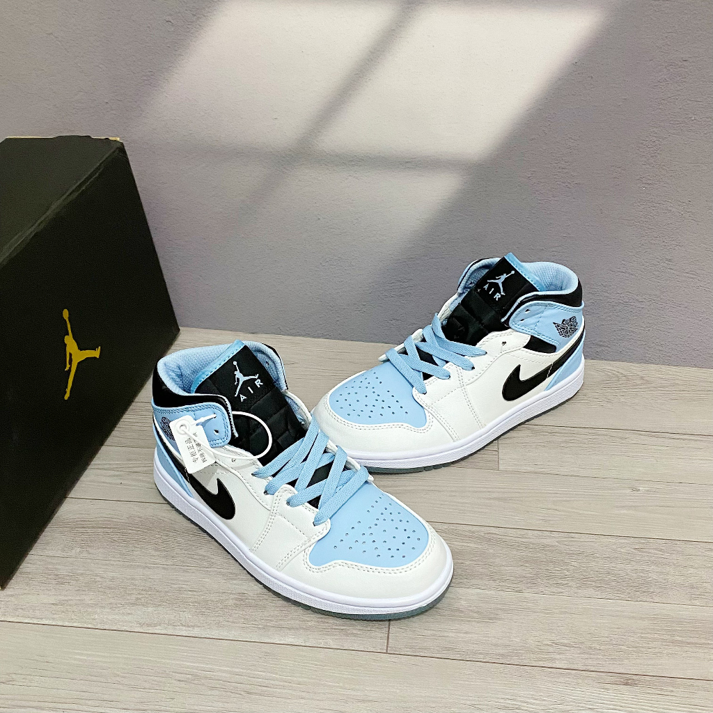 Giày thể thao Air Jordan 1 Mid SE "White Ice Blue" full box+bill