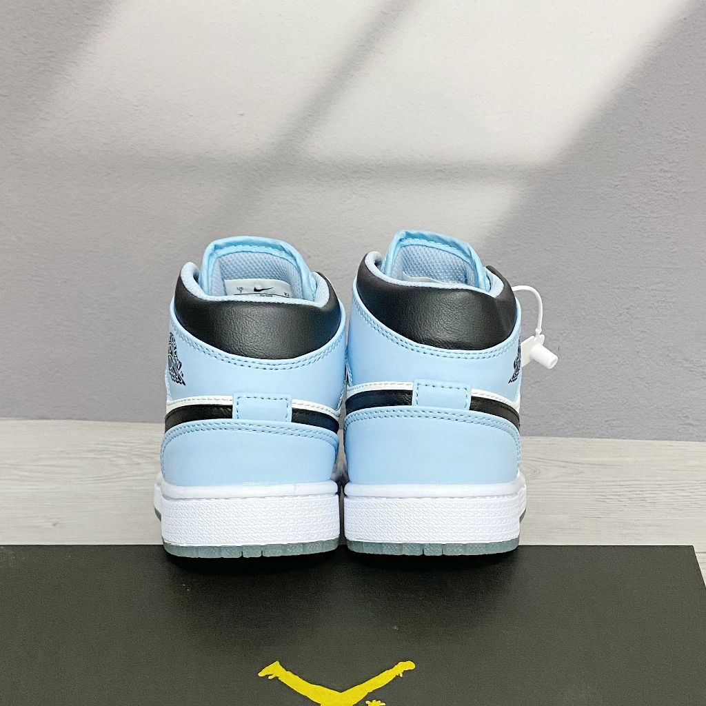 Giày thể thao Air Jordan 1 Mid SE "White Ice Blue" full box+bill