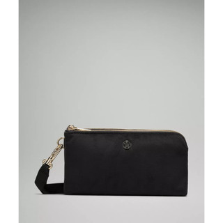Ví cầm tay Curved Wristlet Velour - Lululemon