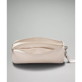 Ví nữ thời trang Curved Wristlet - Lululemon