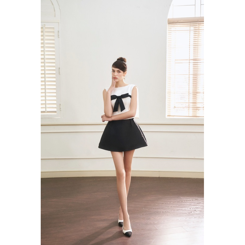 LYNN TOP & LYNN SKIRT - Áo đính nơ và chân váy