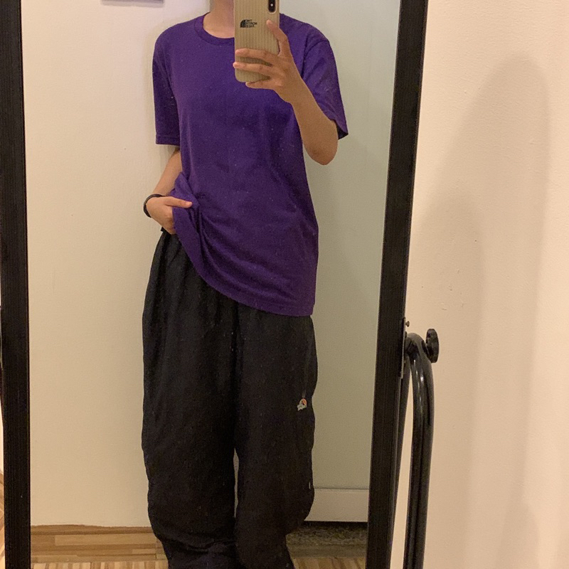 Pass áo Uniqlo tím như mới 2hand