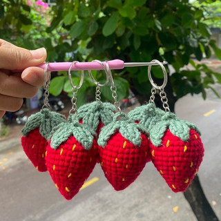 Quả dâu tây bằng len handmade