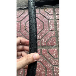 Lốp 700/23C đặc ( màu đen)