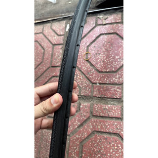 Lốp 700/23C đặc ( màu đen)