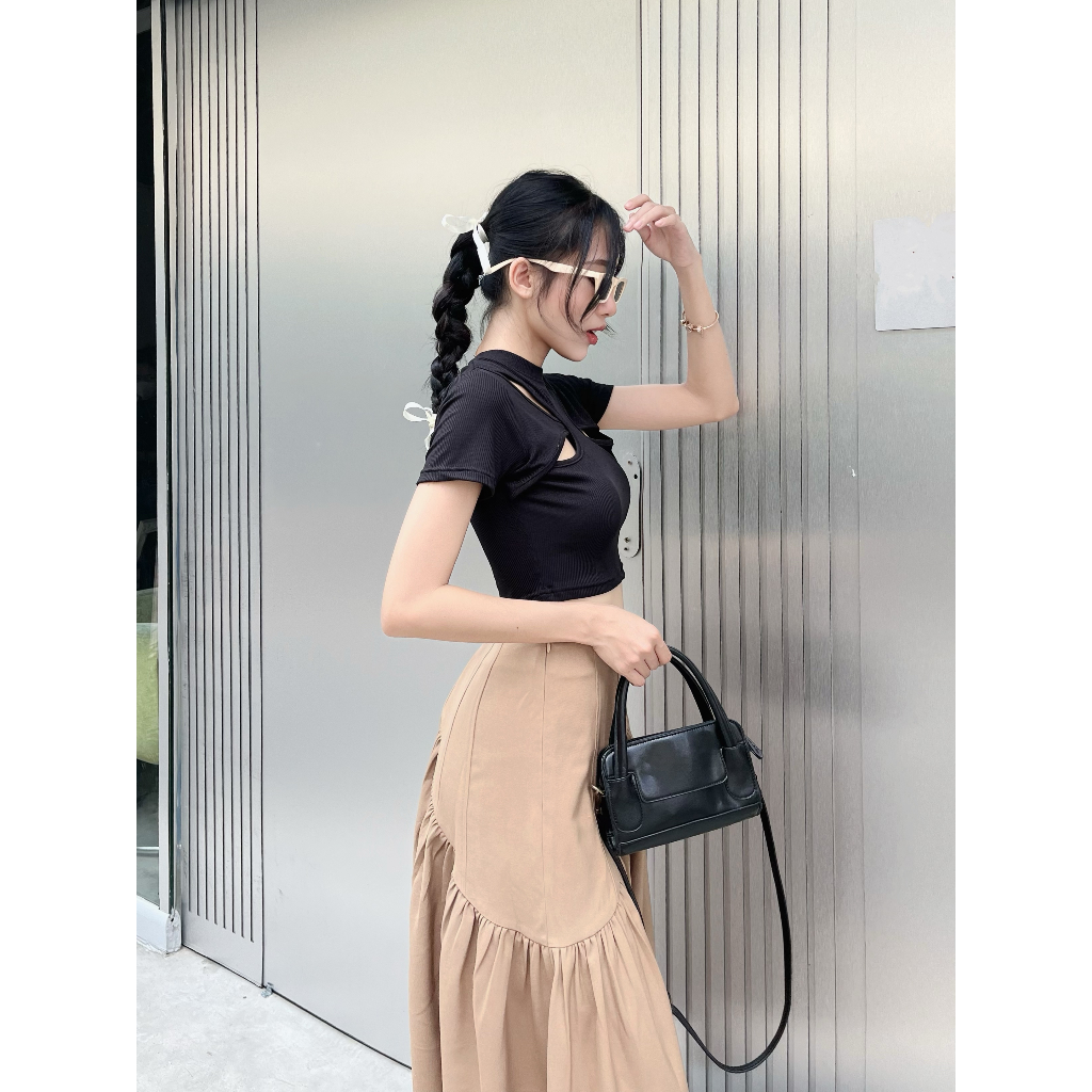 Áo thun croptop nữ tay ngăn cut out cách điệu thân trước màu đen, cá tính GAGO  GA4521