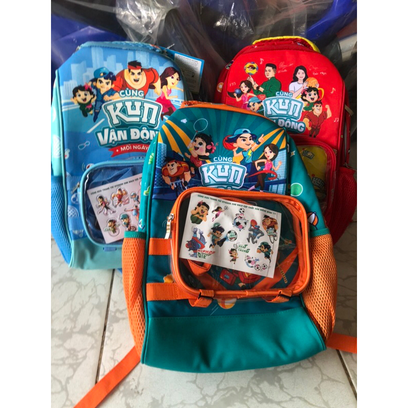 Balo Kun chống gù tặng hình dán