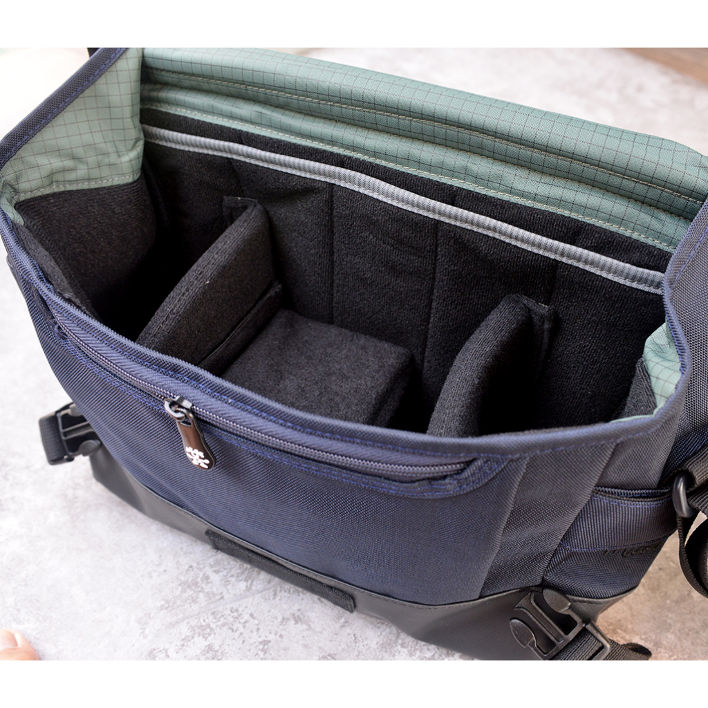 Túi máy ảnh Crumpler Muli 7500 vải tarpulin chống thấm nước