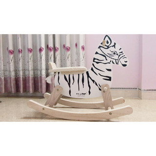 Ngựa gỗ bập bênh cho bé