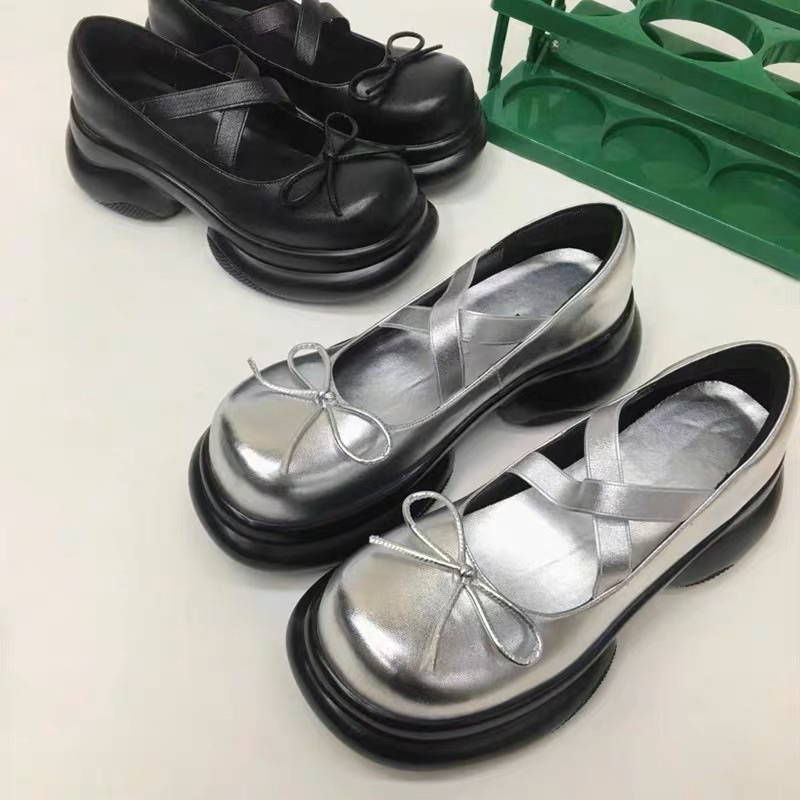 Giày Mary Jane của Jennie Blackpink / giày đen đế cao