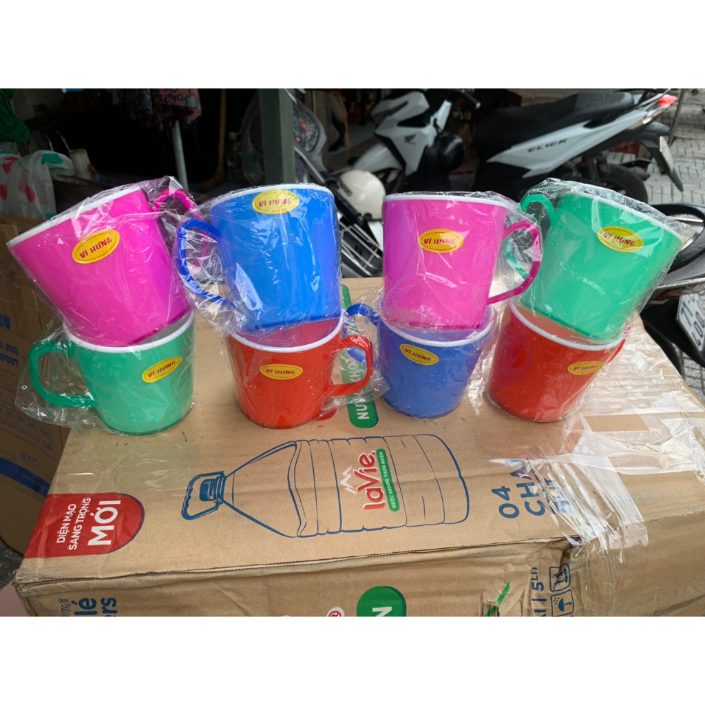 combo 10 ly 2 màu có quai nhựa vĩ hưng