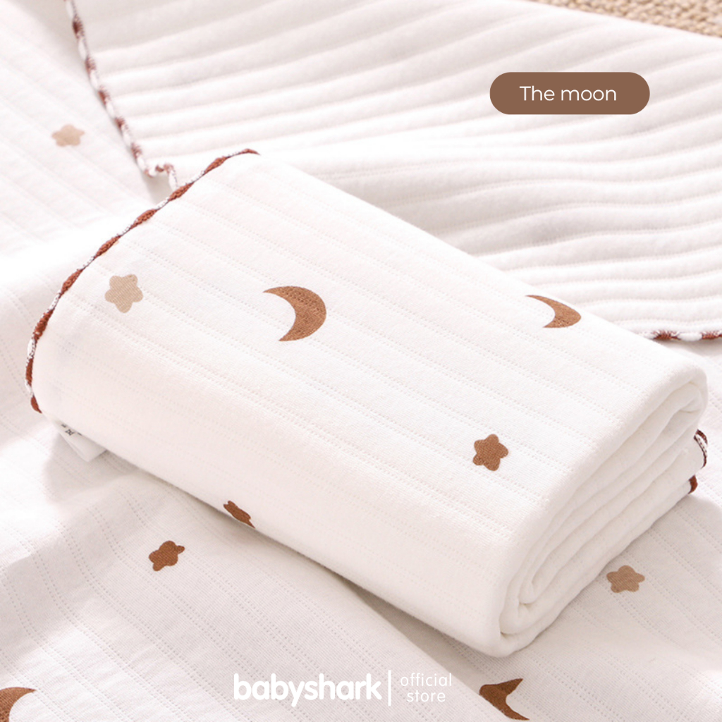 Khăn quấn cho bé sơ sinh Babyshark 3 lớp chần bông phong cách Hàn Quốc mềm mại, giúp bé ngủ ngon thu đông 85x85cm