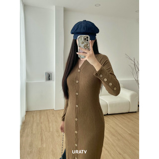 Đầm len gân nút dáng suông tay dài