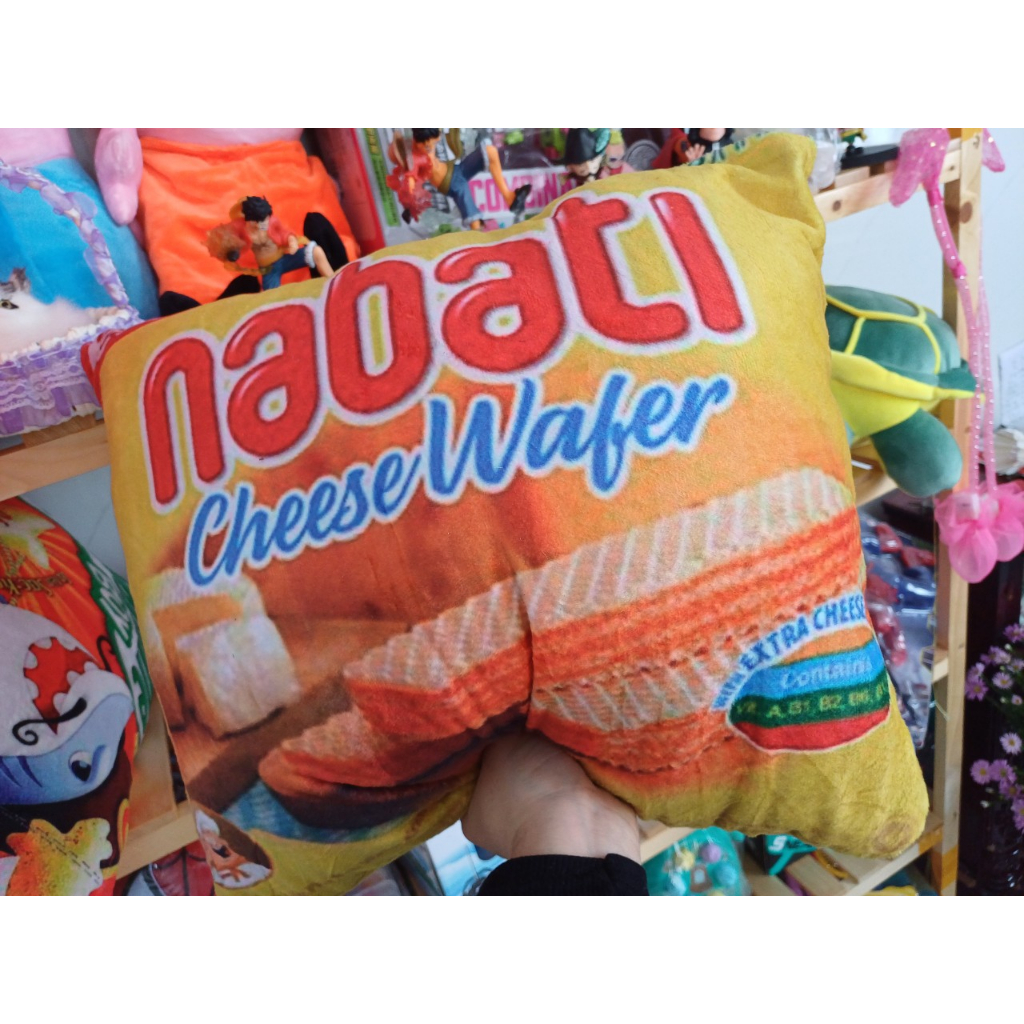Gối nghỉ trưa in hình gói mì  và snack