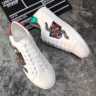 Giày sneakers rắn đính đá buộc dây full size 37-43