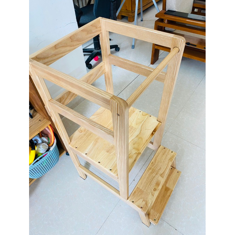 Ghế Montessori cho bé tập bước, ghế cho bé đứng vệ sinh cá nhân, giúp Mẹ làm việc nội trợ