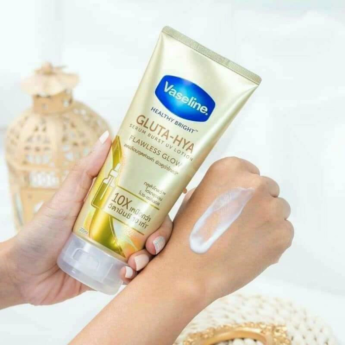 Sữa Dưỡng Thể Trắng Da Chống Nắng Vaseline Healthy Bright GLUTA-HYA SPF50+ PA++++ 300ml