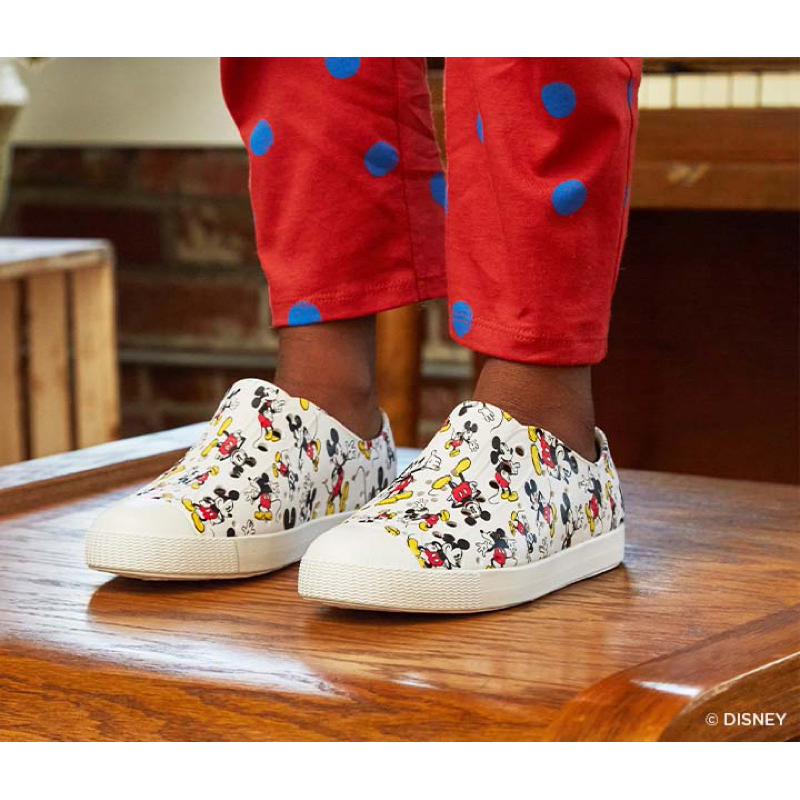 Giày native hoạ tiết Mickey