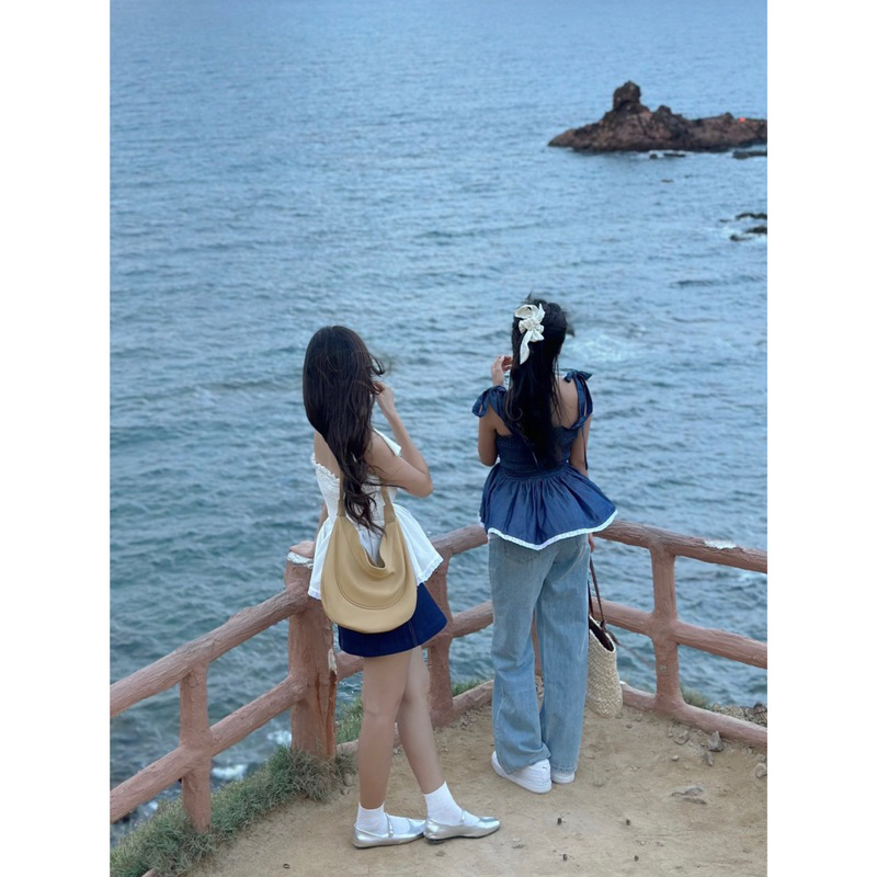 Áo Kiểu - 1950 - 2 Dây Cột Nơ - Nhún - Lai Viền Ren