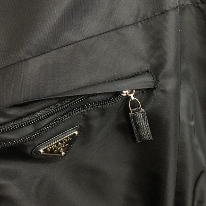 Áo khoác gió cao cấp cho nữ mẫu mới Prada 2023