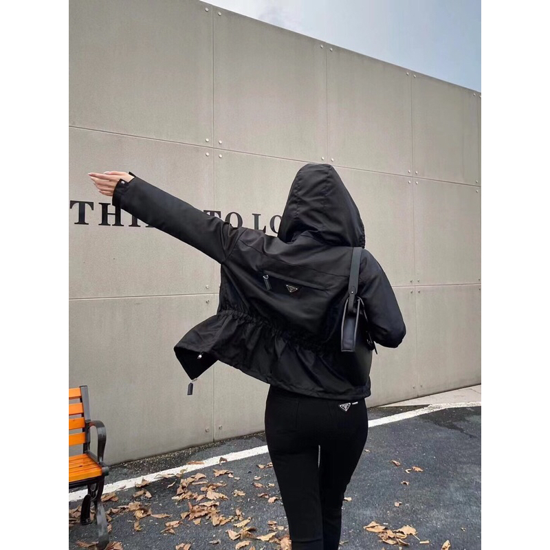 Áo khoác gió cao cấp cho nữ mẫu mới Prada 2023