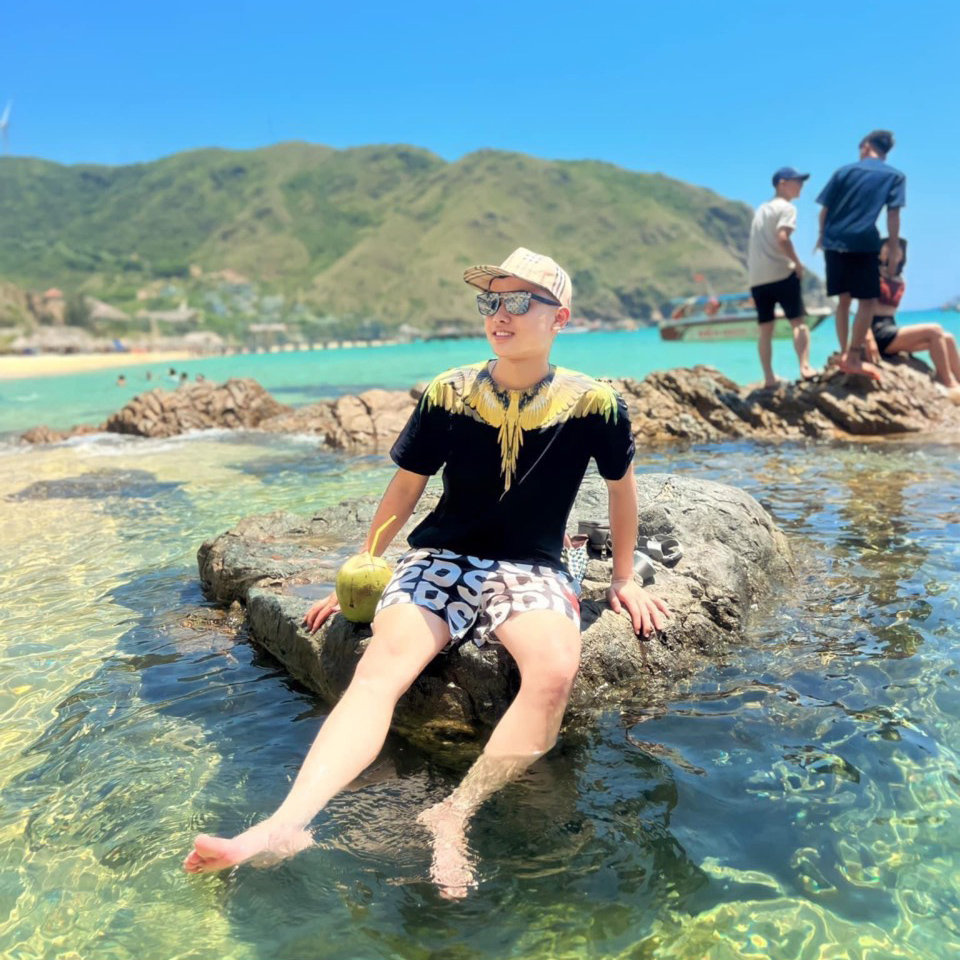 Quần Short DSQ2 Hoạ Tiết Chữ Monogram Hình Lá Phong Đỏ Cạp Chun - Quần Đùi Boy Phố Trend Năm Nay - bich_shop1807 QG010