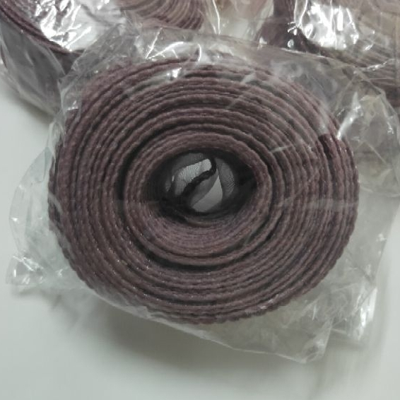 Ruy băng đuôi cá gói hoa