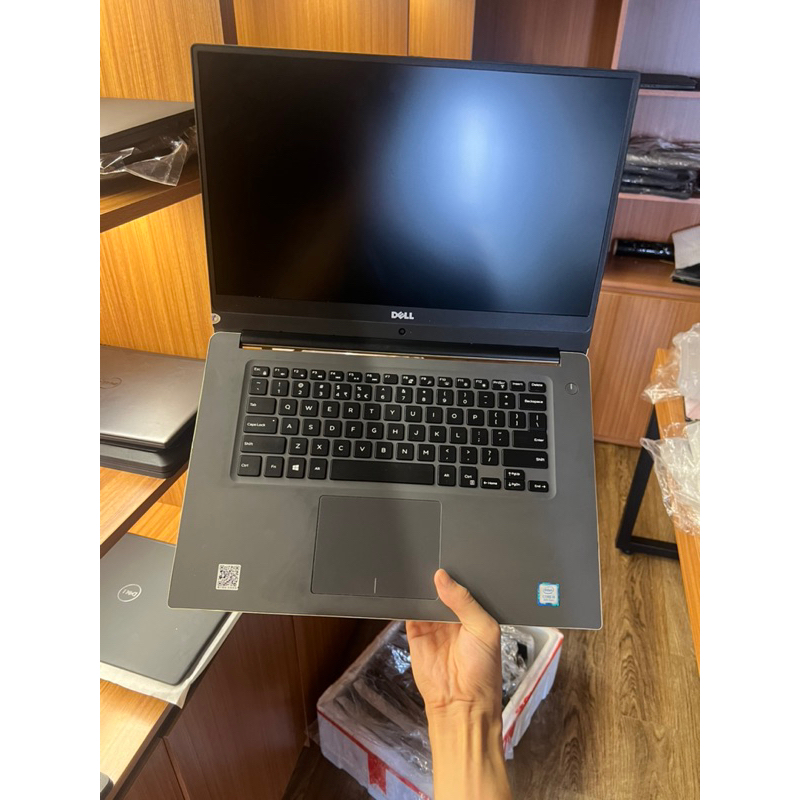 Laptop Dell Inspiron 7572 Core i5-8250U Ram 16G VGA MX150, 15.6 FHD IPS Vỏ Nhôm Cao Cấp 99%