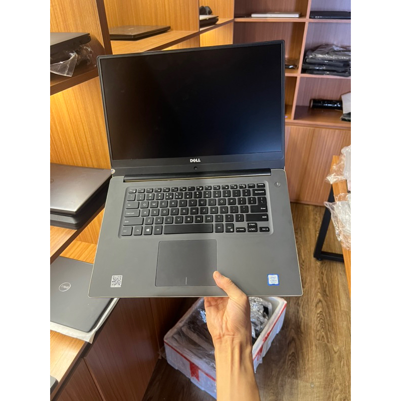 Laptop Dell Inspiron 7572 Core i5-8250U Ram 16G VGA MX150, 15.6 FHD IPS Vỏ Nhôm Cao Cấp 99%