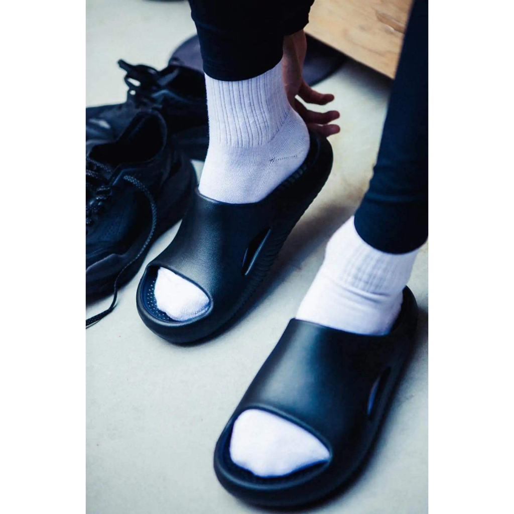 DÉP LÊ CROSS MELLOW FLIP ĐÚC LIỀN KHỐI CHO CẢ NAM NỮ  MÀU ĐEN