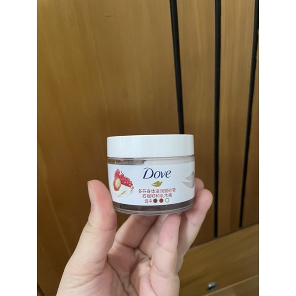 Kem tẩy da chết body Dove dưỡng ẩm hương lựu đỏ 50g - Hàng tặng