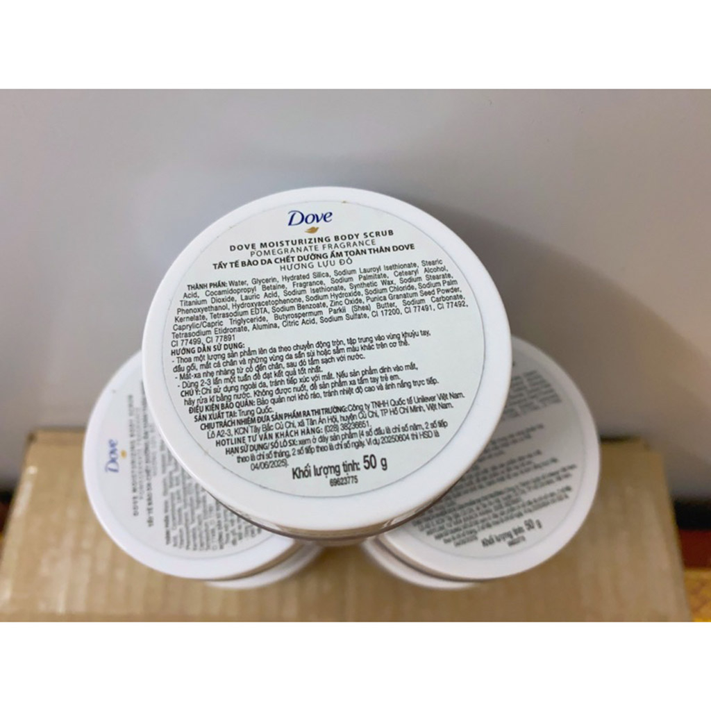 Kem tẩy da chết body Dove dưỡng ẩm hương lựu đỏ 50g - Hàng tặng