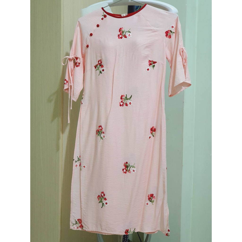 Thanh lý áo dài thêu tay.