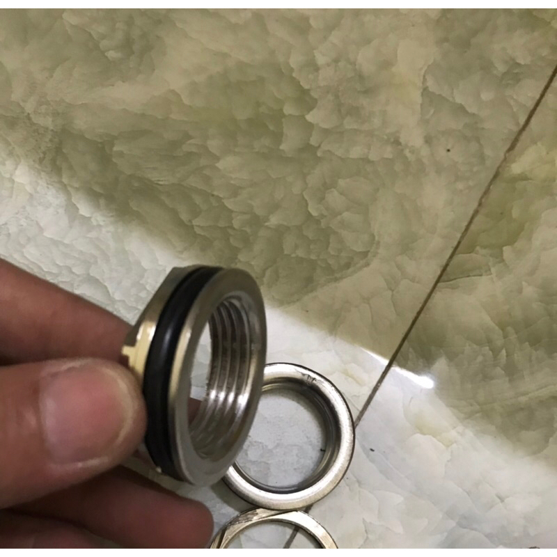 Ren bồn nước nhựa +inox